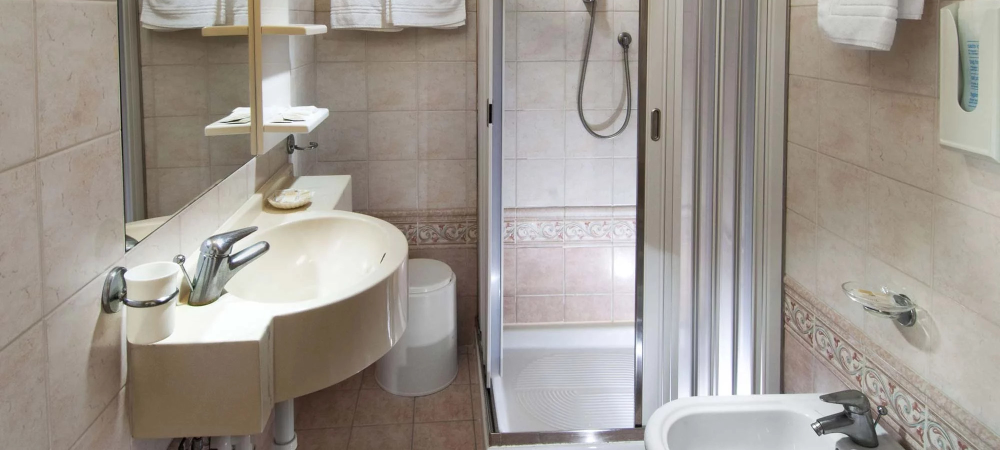 media.Camere-con-balcone-vista-mare-02-Hotel-Olympic-Misano