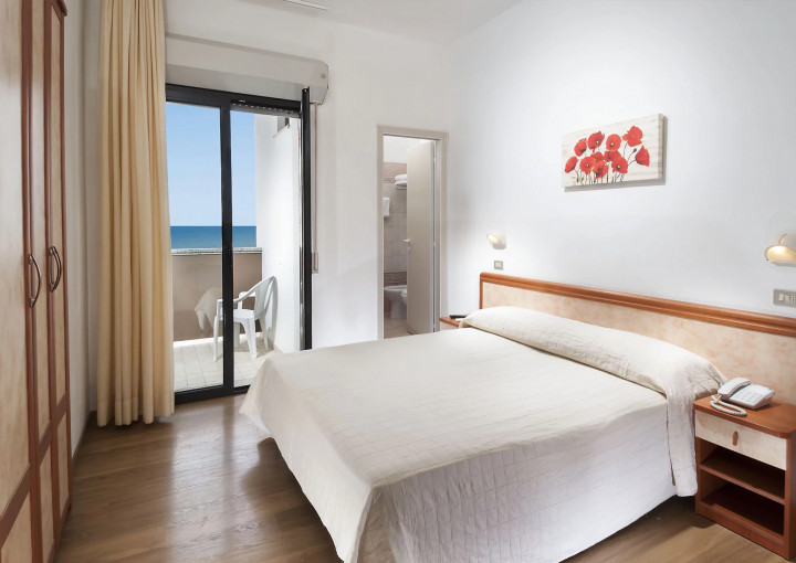 media.Camere-con-balcone-vista-mare-05-Hotel-Olympic-Misano